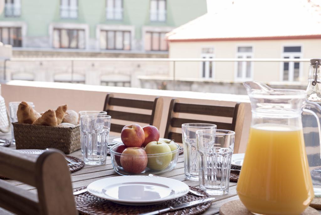 Lovelystay - Top Floor Balcony Apartment Porto Luaran gambar